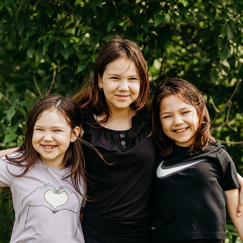 family-wellness-family-sessions-2024-570-Sisters